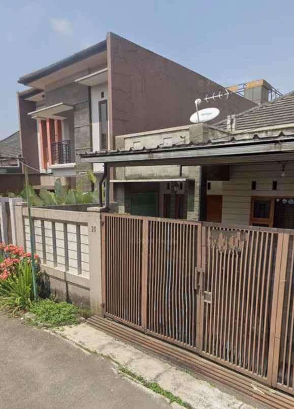 dijual rumah komplek kiarasari asri