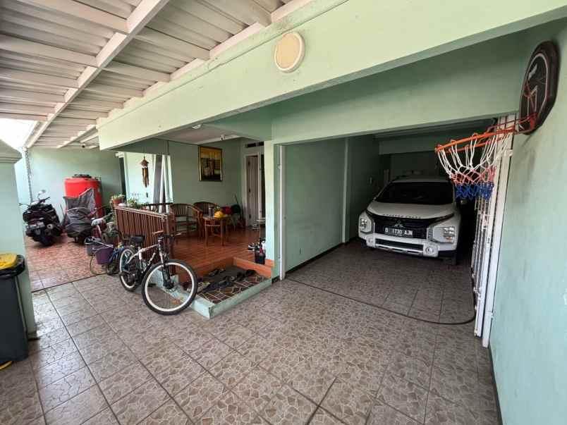 dijual rumah komplek sanggar hurip