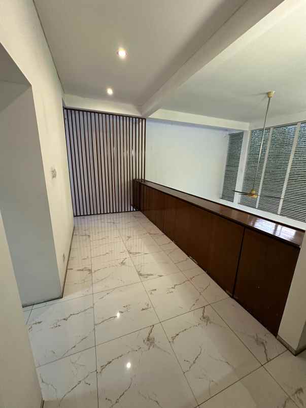 dijual rumah komplek taman buaran indah