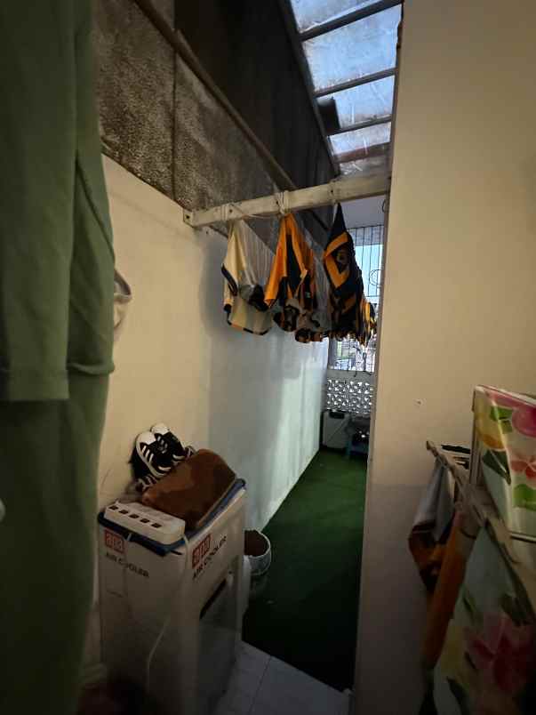 dijual rumah komplek taman buaran indah