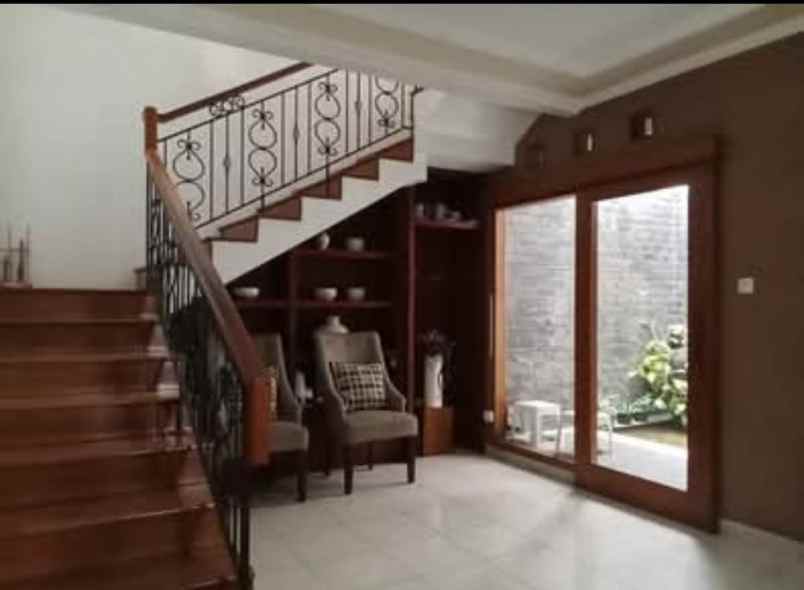 dijual rumah komplek ujungberung indah