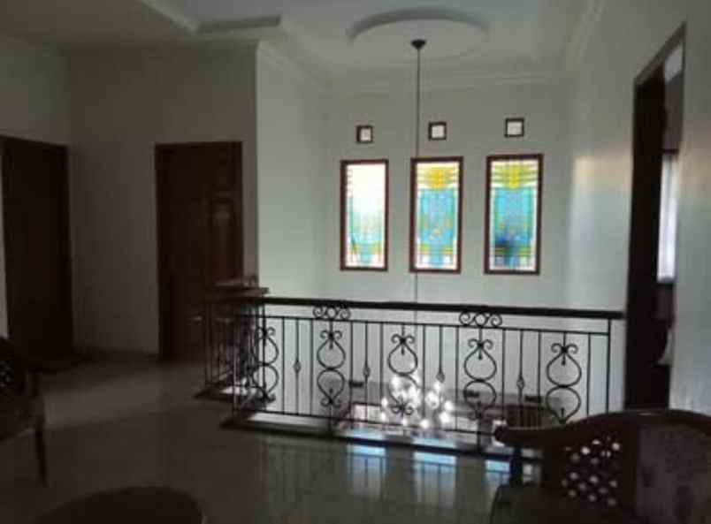 dijual rumah komplek ujungberung indah