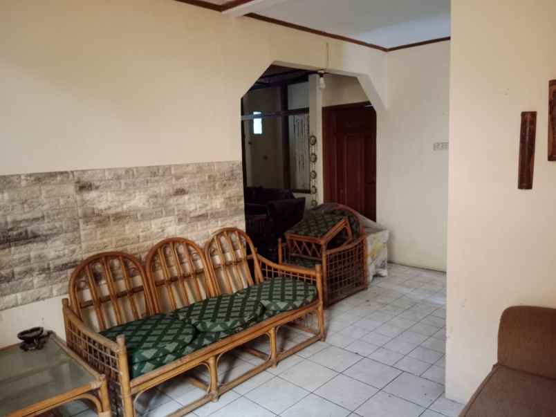 dijual rumah komplek vijaya kusuma