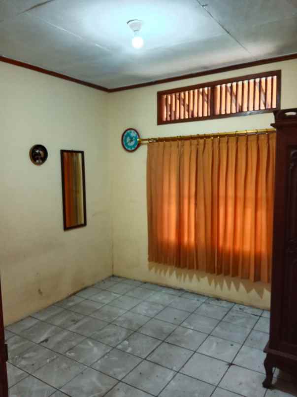 dijual rumah komplek vijaya kusuma