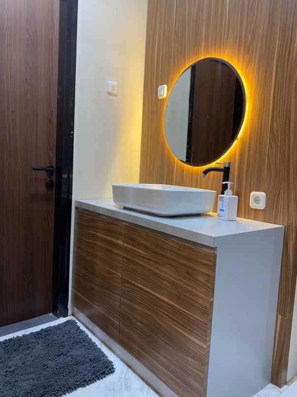 dijual rumah kota baru parahyangan