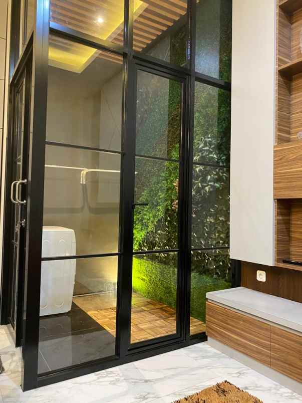 dijual rumah kota baru parahyangan