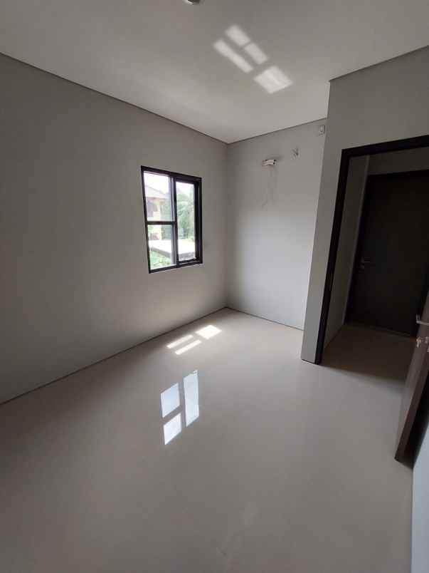 dijual rumah kreo selatan larangan kota
