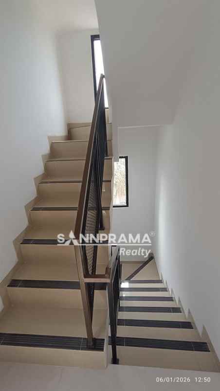 dijual rumah kukusa beji depok