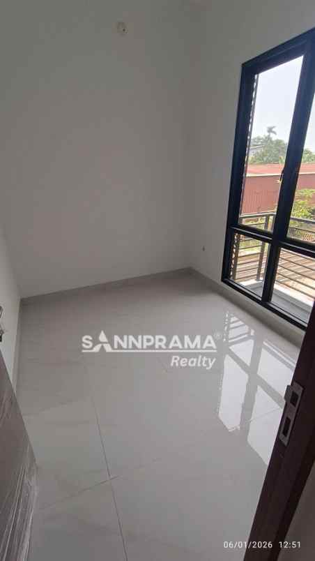 dijual rumah kukusa beji depok