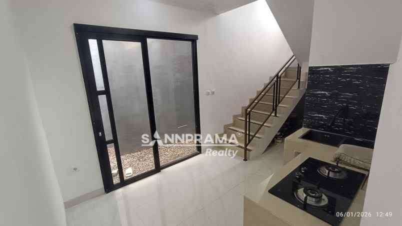 dijual rumah kukusan beji depok
