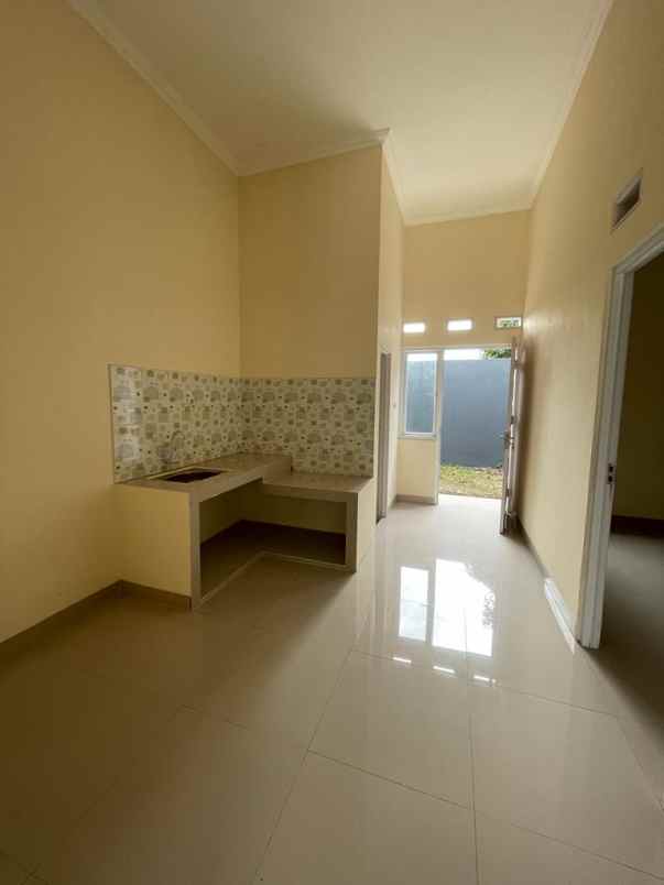 dijual rumah lambangjaya