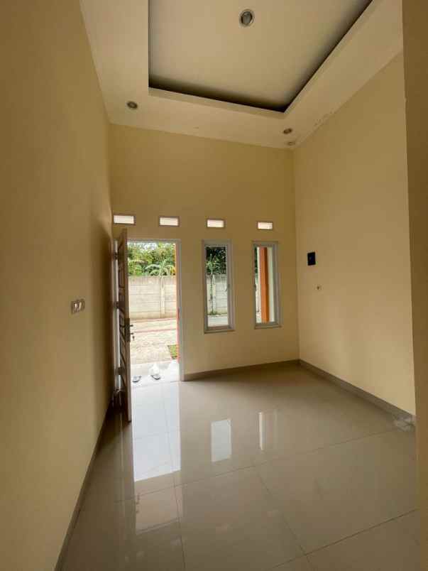 dijual rumah lambangjaya