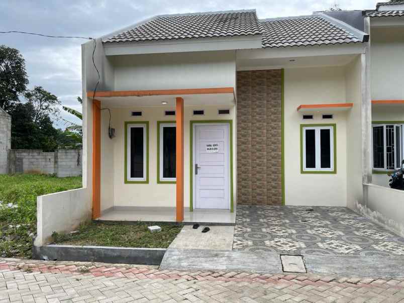 dijual rumah lambangjaya
