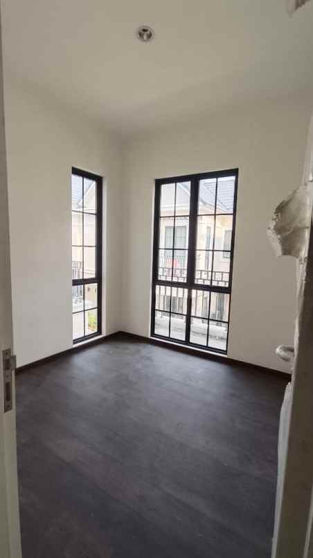 dijual rumah lavon ii cluster margonite