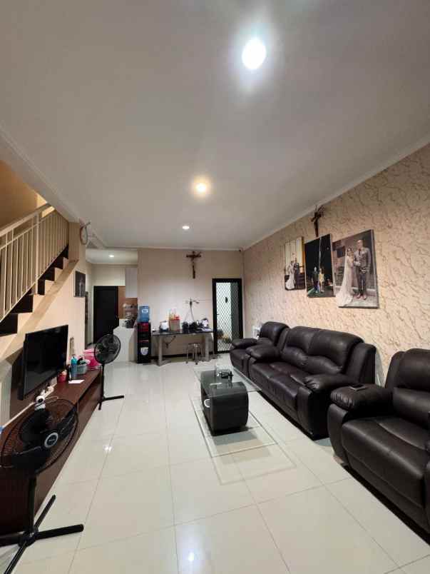 dijual rumah lebak arum kenjeran