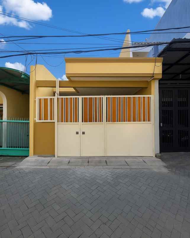 dijual rumah lebak permai