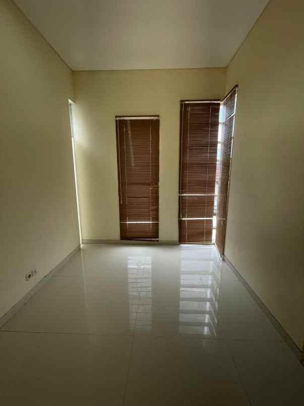 dijual rumah lebak timur