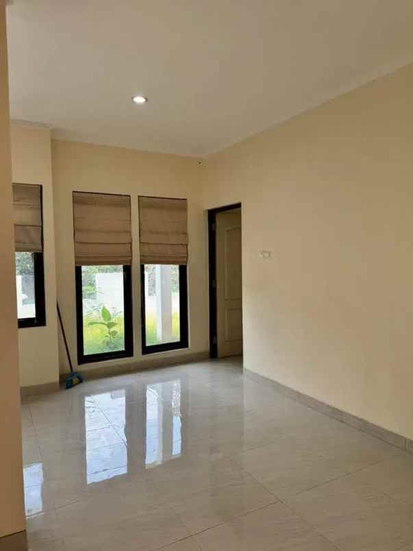 dijual rumah luas bagus siap huni di serpong park