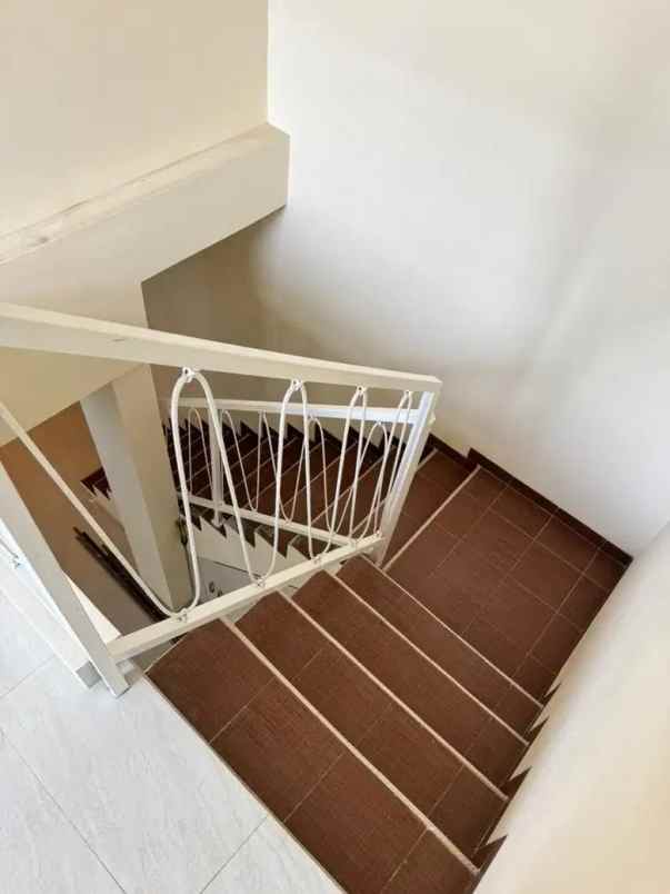 dijual rumah luas bagus siap huni di serpong park