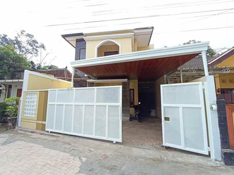 dijual rumah maguwoharjo