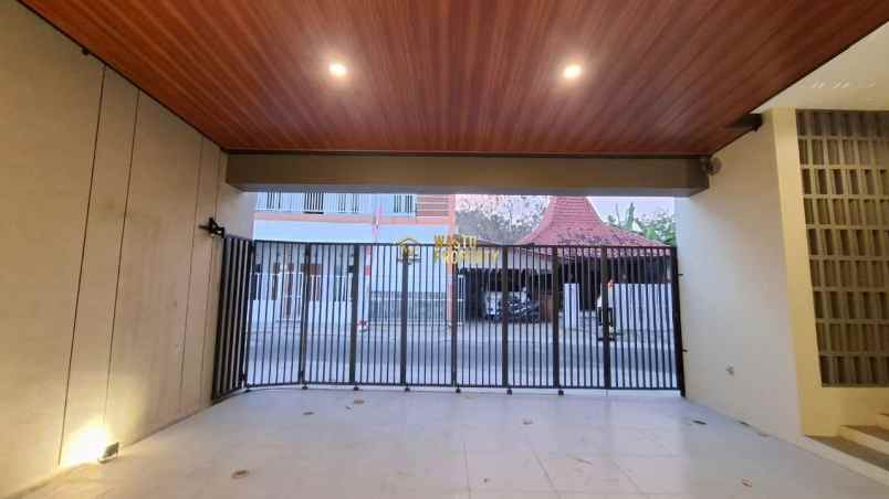 dijual rumah maguwoharjo kec depok kab