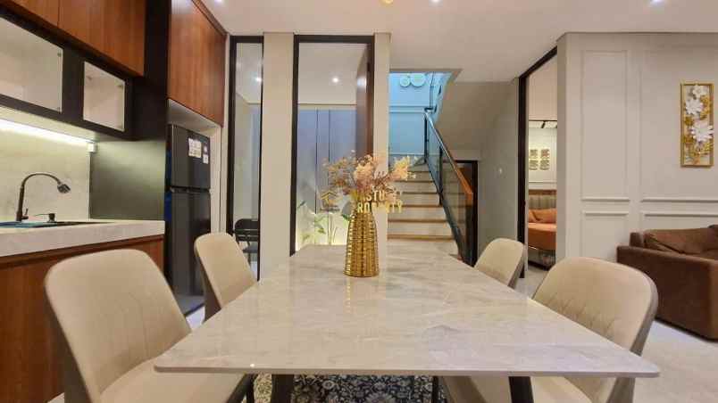 dijual rumah maguwoharjo kec depok kab