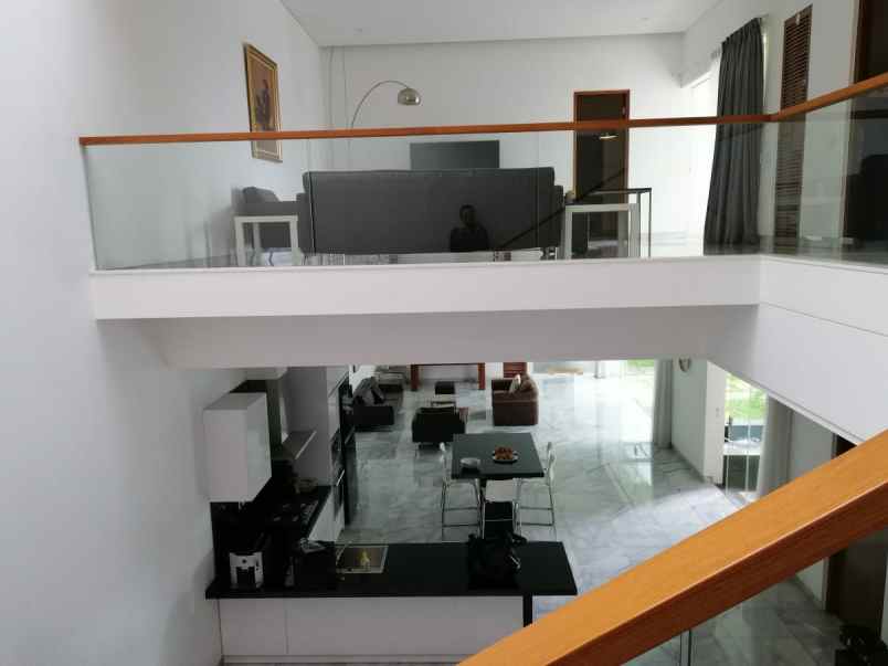 dijual rumah manggarai