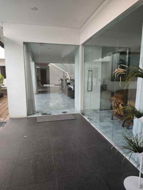 dijual rumah manggarai