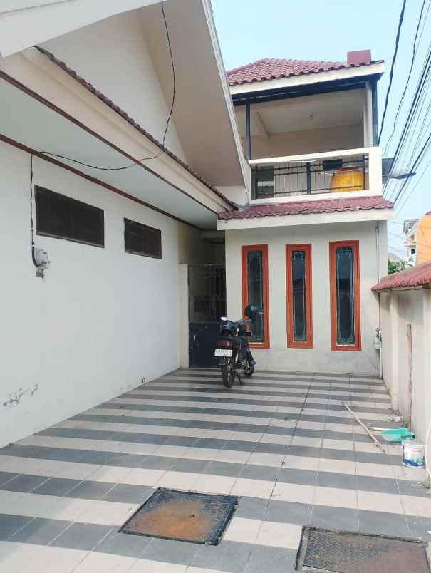 dijual rumah manukan mukti