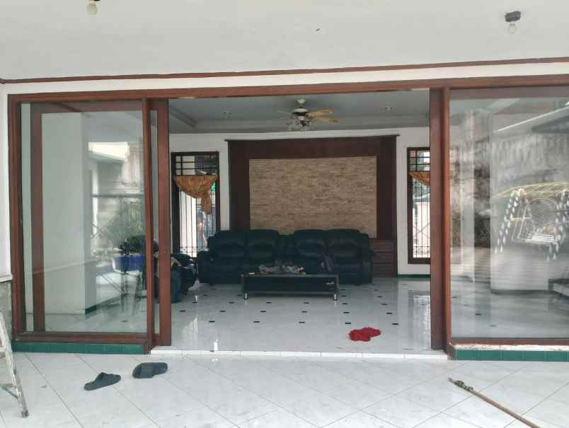 dijual rumah manukan mukti