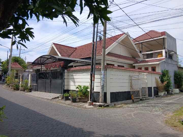 dijual rumah manukan mukti
