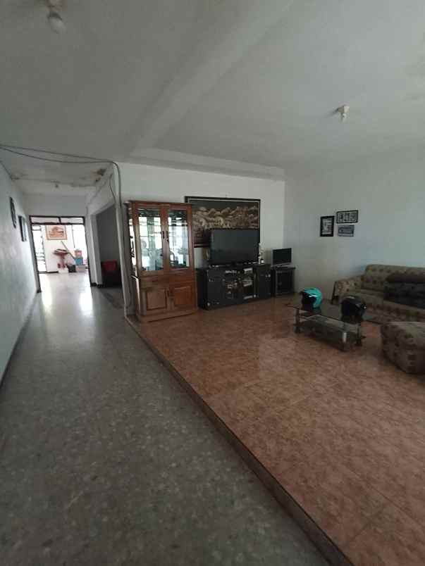 dijual rumah manyar rejo