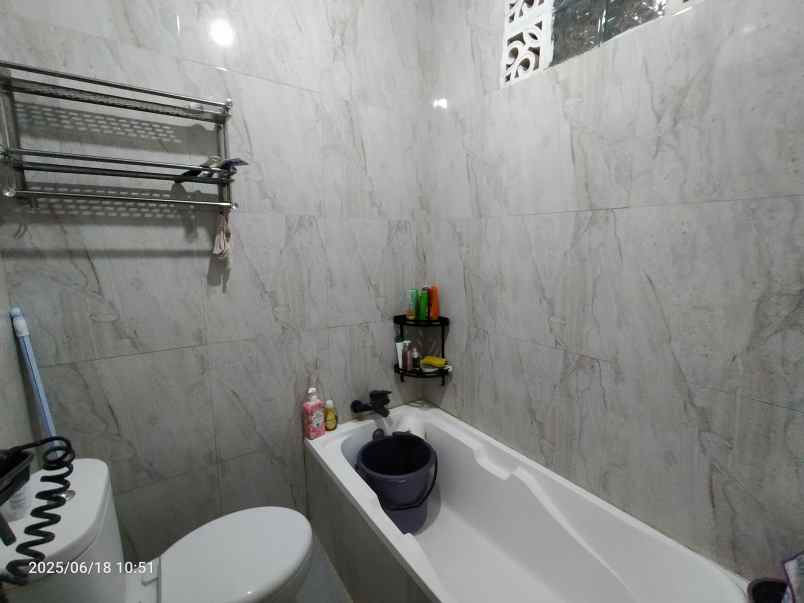 dijual rumah margahayu raya