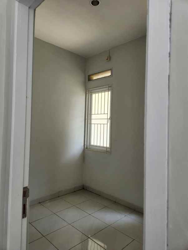 dijual rumah margajaya