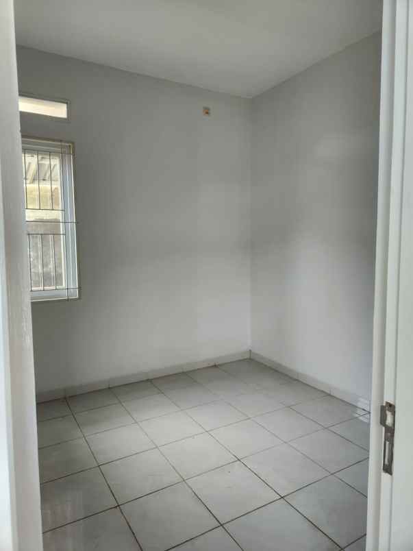 dijual rumah margajaya