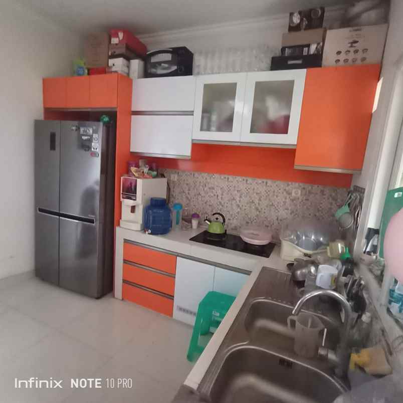 dijual rumah merapi view