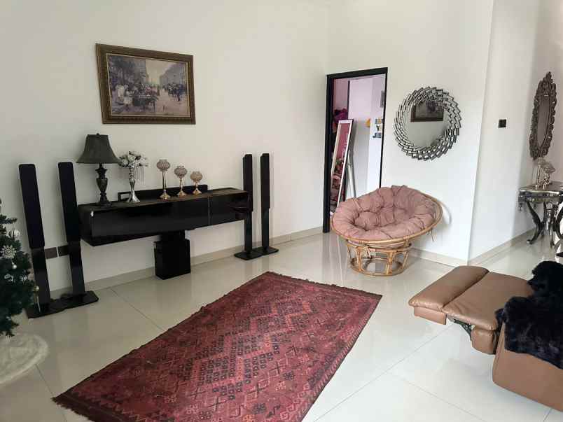dijual rumah mewah legenda wisata cibubur