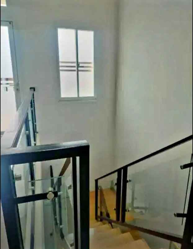 dijual rumah mewah lokasi strategis di bandung