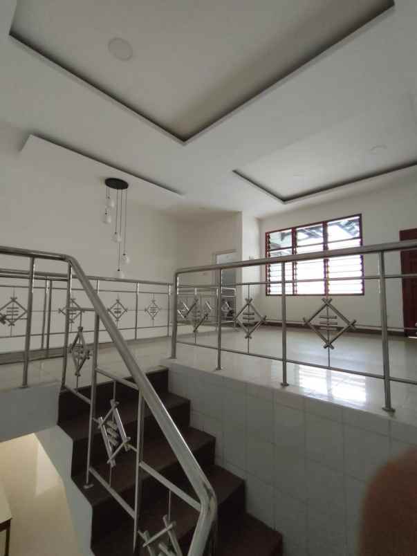 dijual rumah ngagel jaya tengah