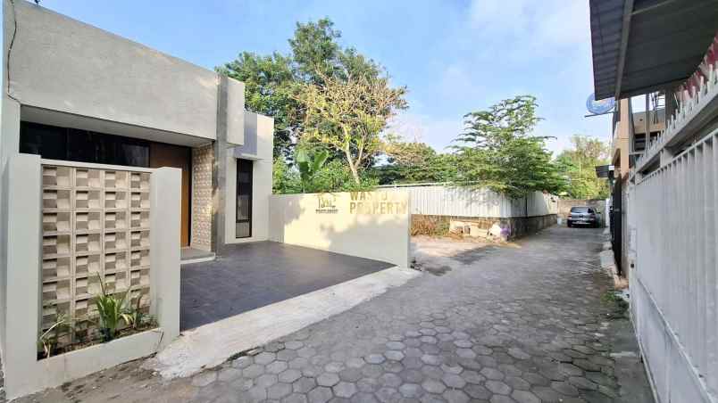 dijual rumah ngemplak