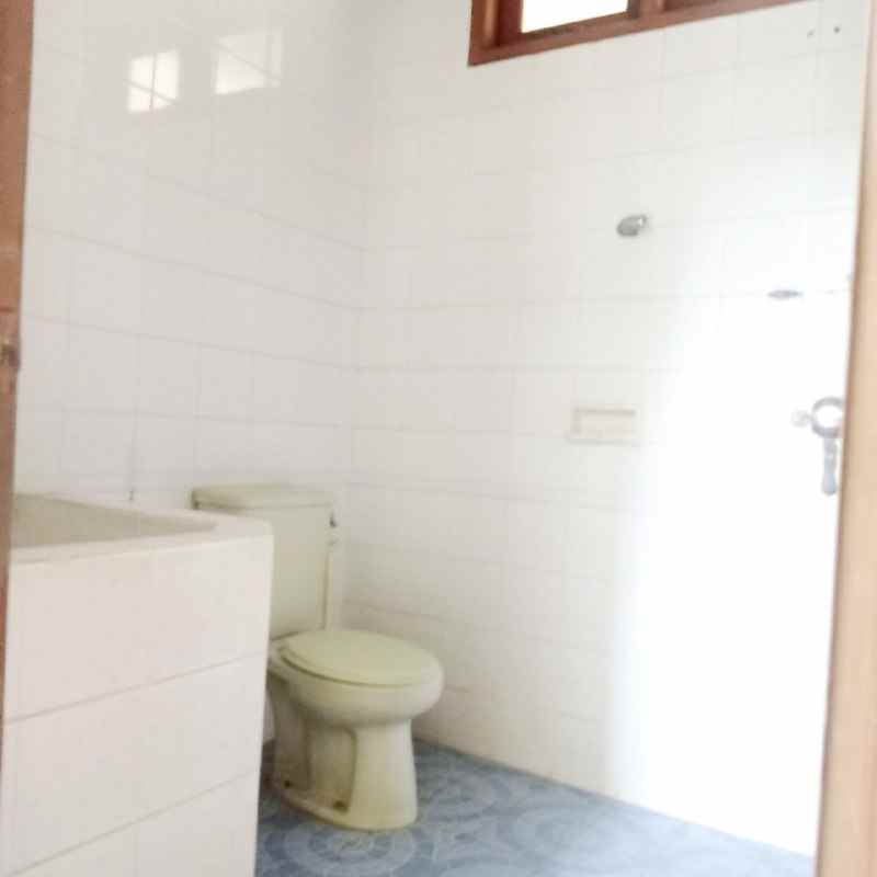 dijual rumah nginden intan timur