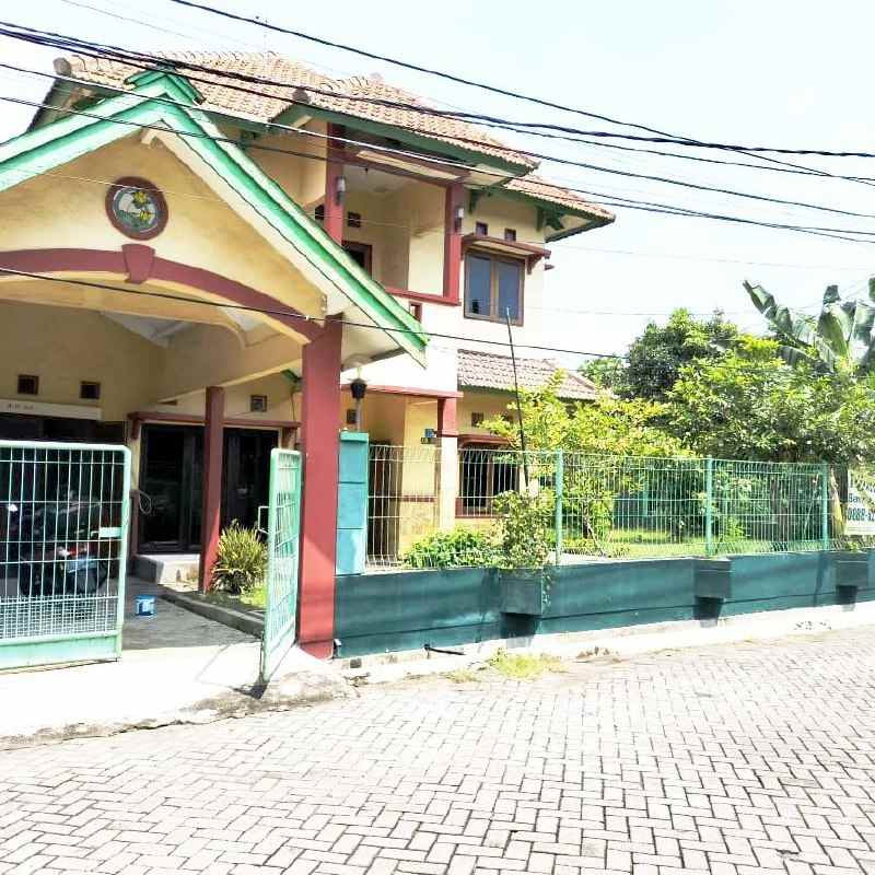 dijual rumah nginden intan timur