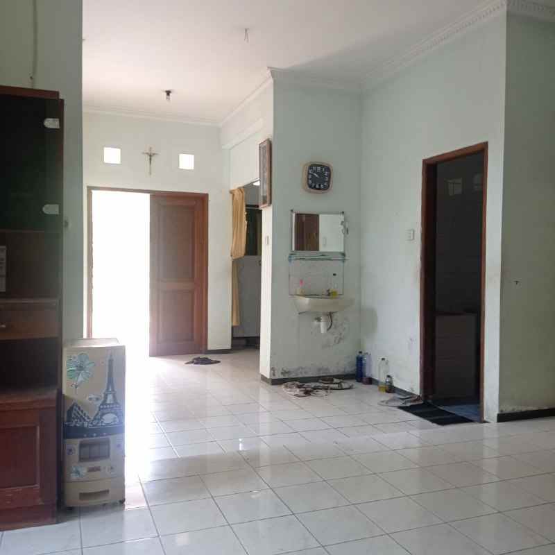dijual rumah nginden intan timur