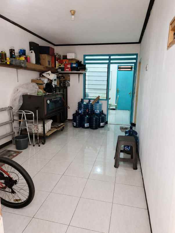 dijual rumah nirwana eksekutif
