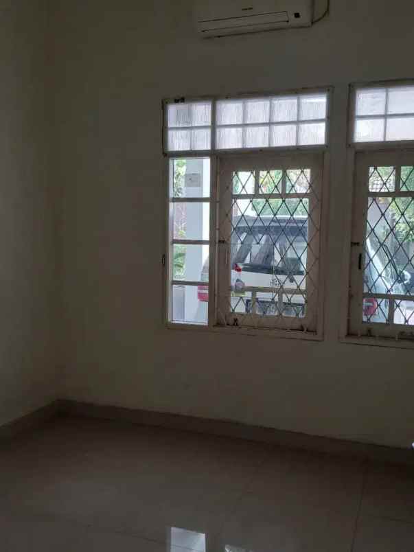 dijual rumah nusa loka bsd