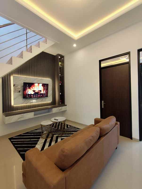 dijual rumah oro oro ombo