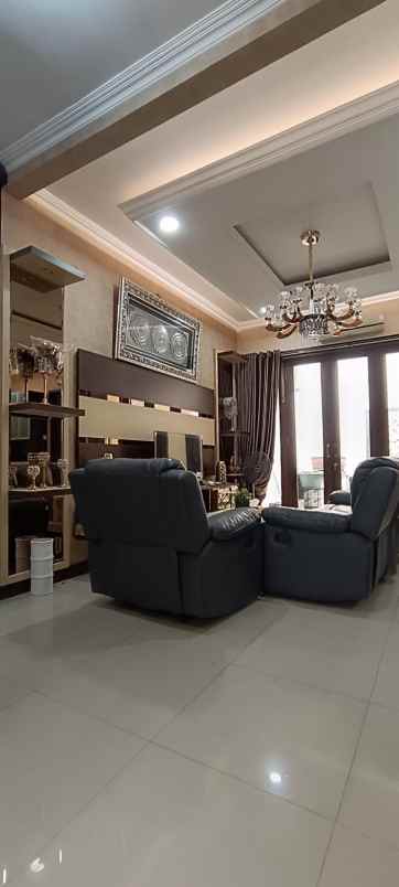 dijual rumah otista 3 jatinegara