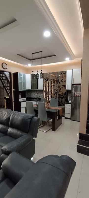 dijual rumah otista 3 jatinegara