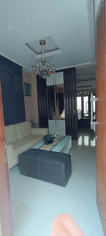 dijual rumah otista 3 jatinegara