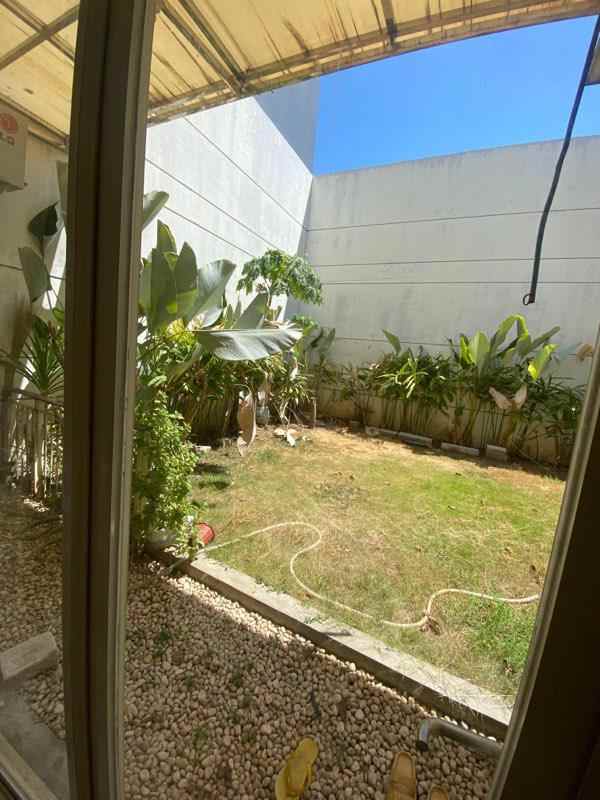 dijual rumah pakuwon city